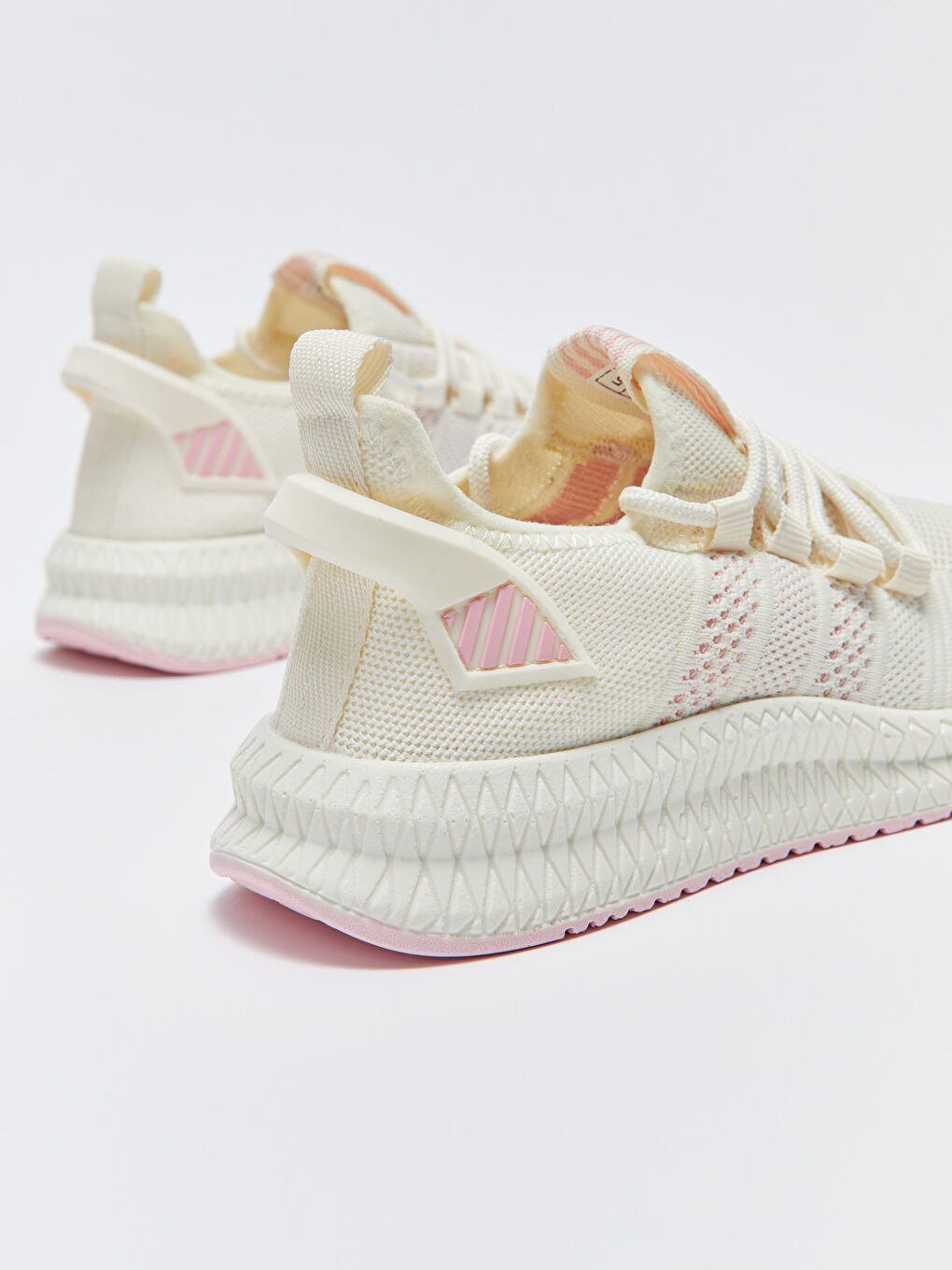 Pembe File Detaylı Kadın Spor Ayakkabı-4