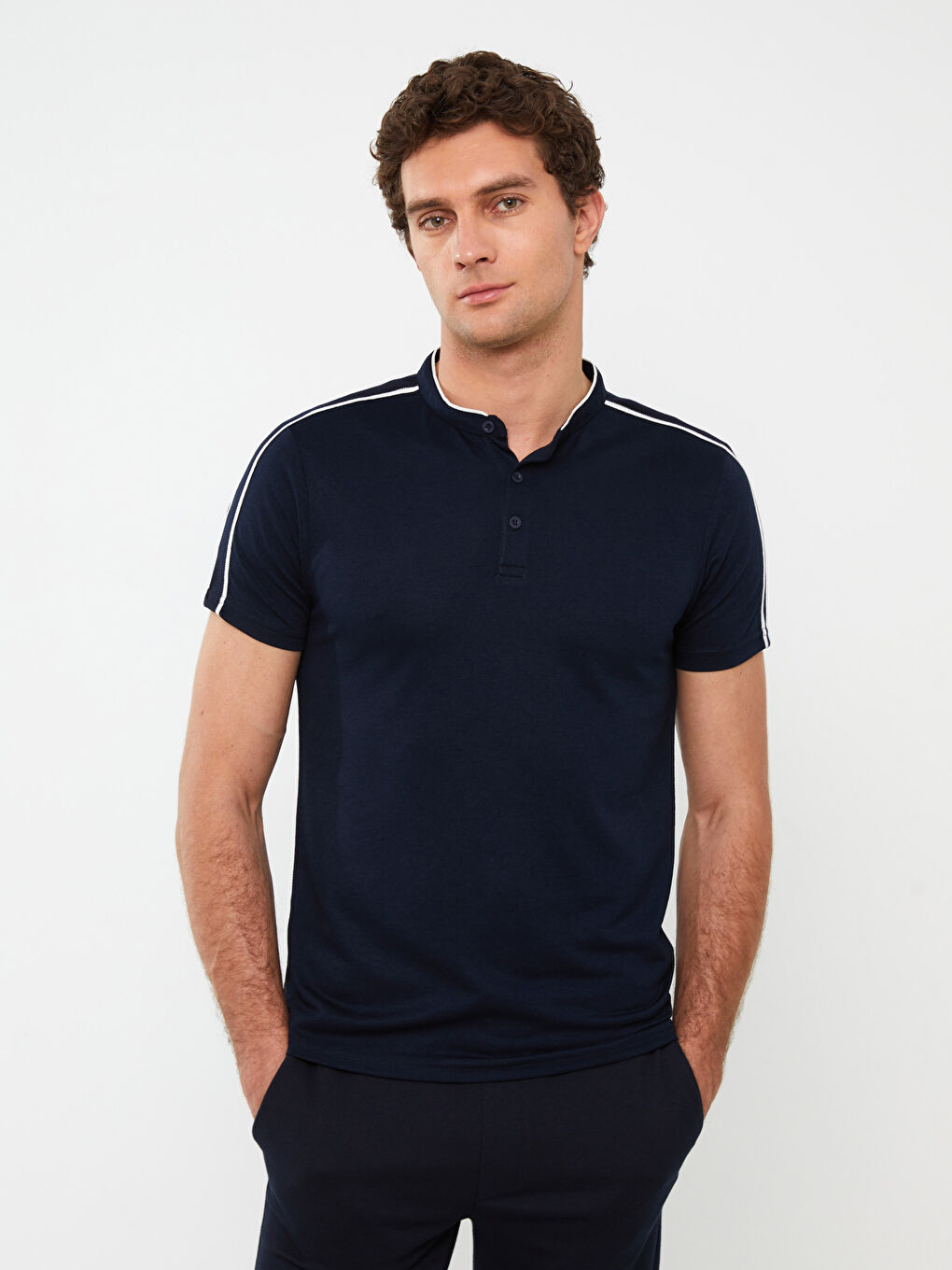 تيشيرت بيكيه بياقة مندرين للرجال