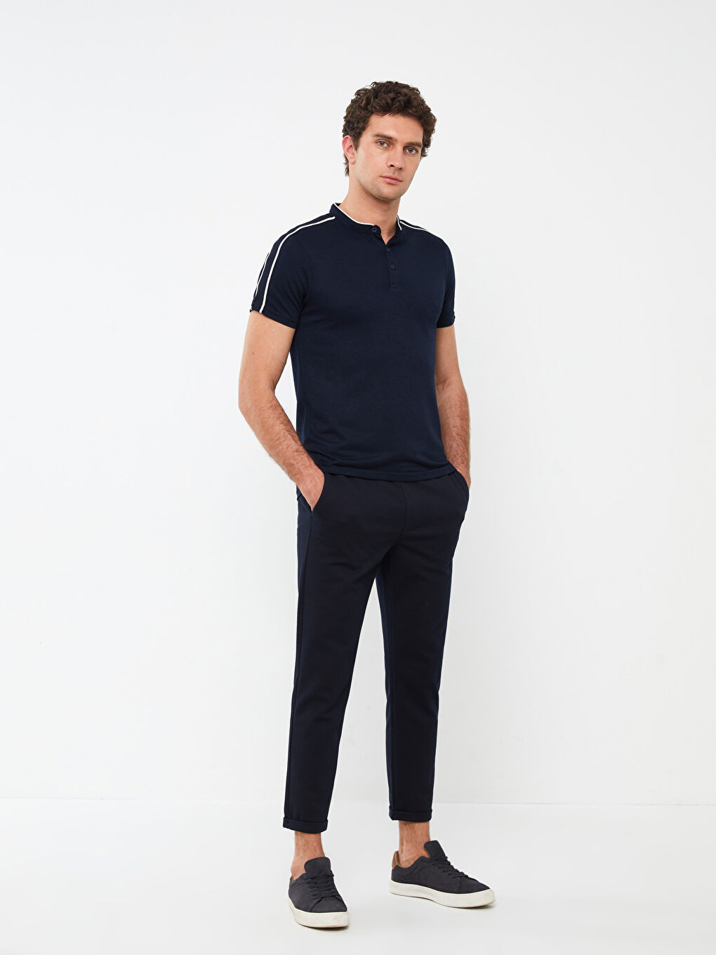 تيشيرت بيكيه بياقة مندرين للرجال-2