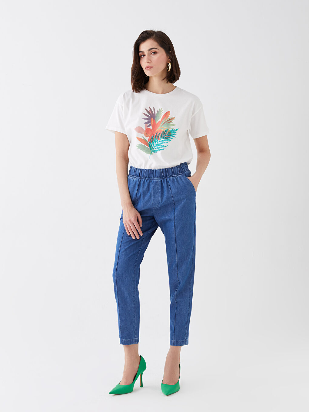 LCWAIKIKI Classic Hoch taillierte Bequeme Passform Frauen Jeans -S3AU66Z8-563