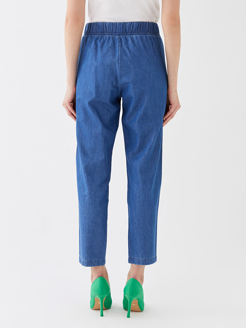 LCWAIKIKI Classic Hoch taillierte Bequeme Passform Frauen Jeans -S3AU66Z8-563