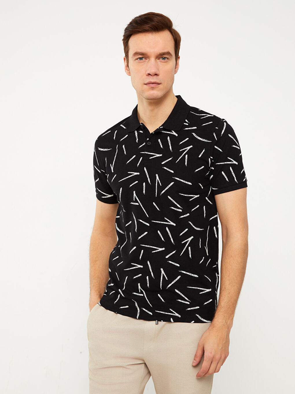 Siyah Polo Yaka Kısa Kollu Desenli Erkek Tişört