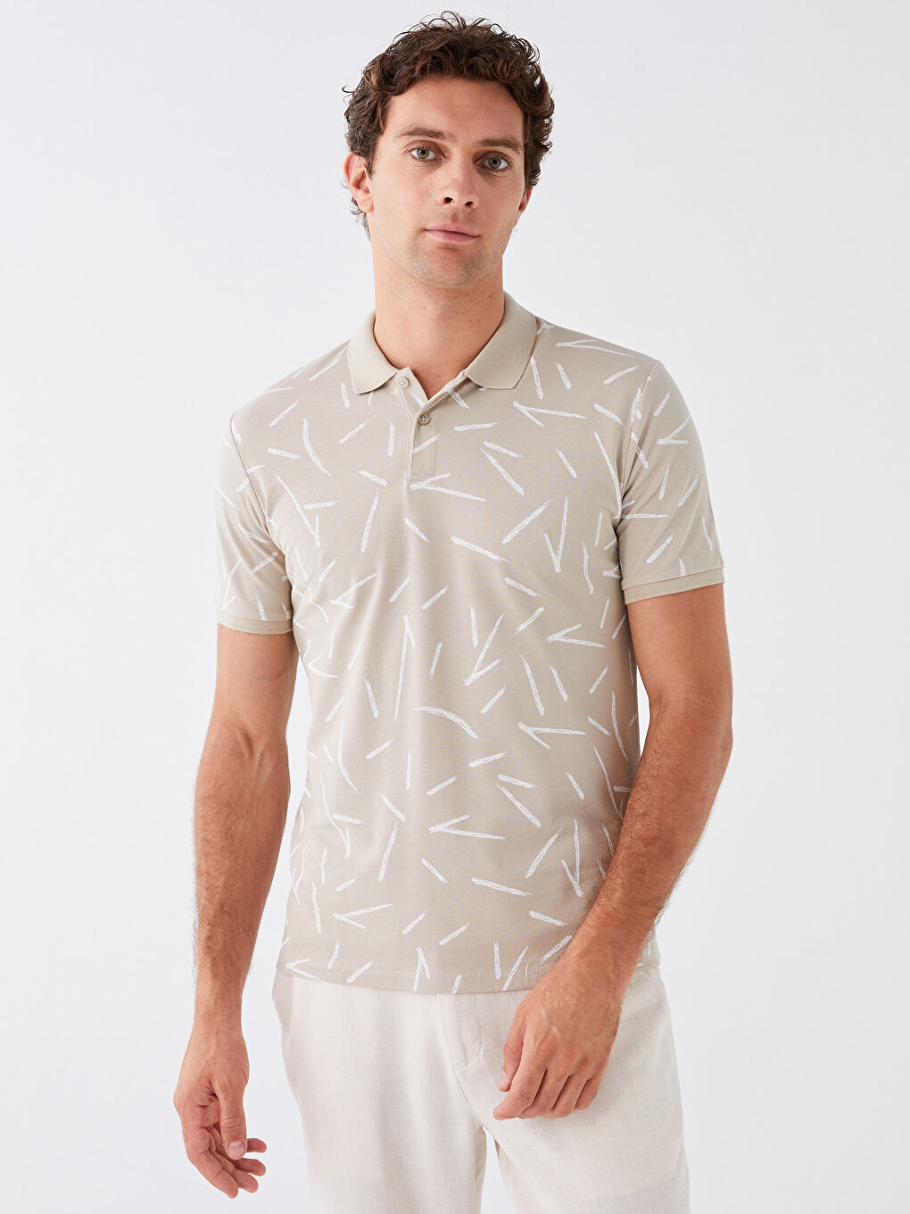 Bej Polo Yaka Kısa Kollu Desenli Erkek Tişört-1