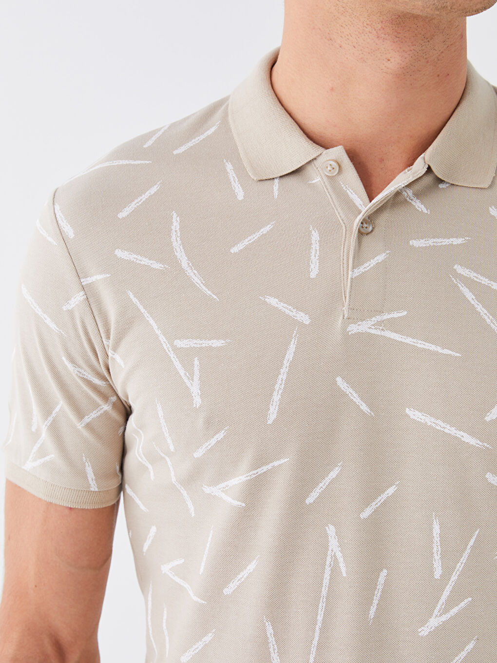 Bej Polo Yaka Kısa Kollu Desenli Erkek Tişört-3