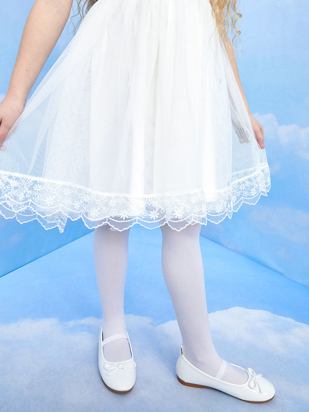 Beyaz 31-36 Numara Deri Görünümlü Kız Çocuk Babet