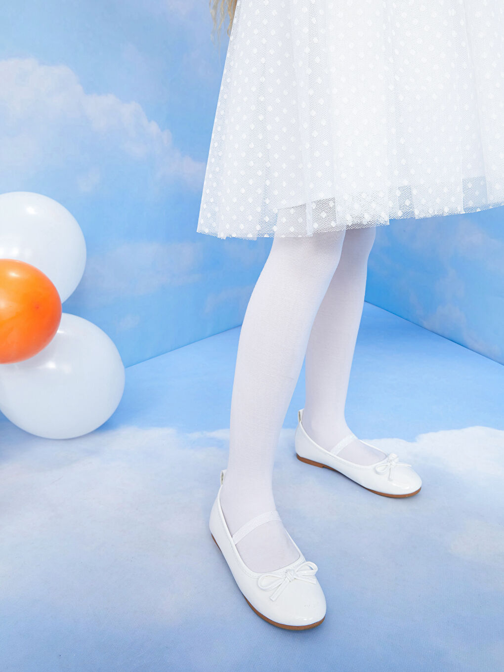 Beyaz 31-36 Numara Deri Görünümlü Kız Çocuk Babet-1