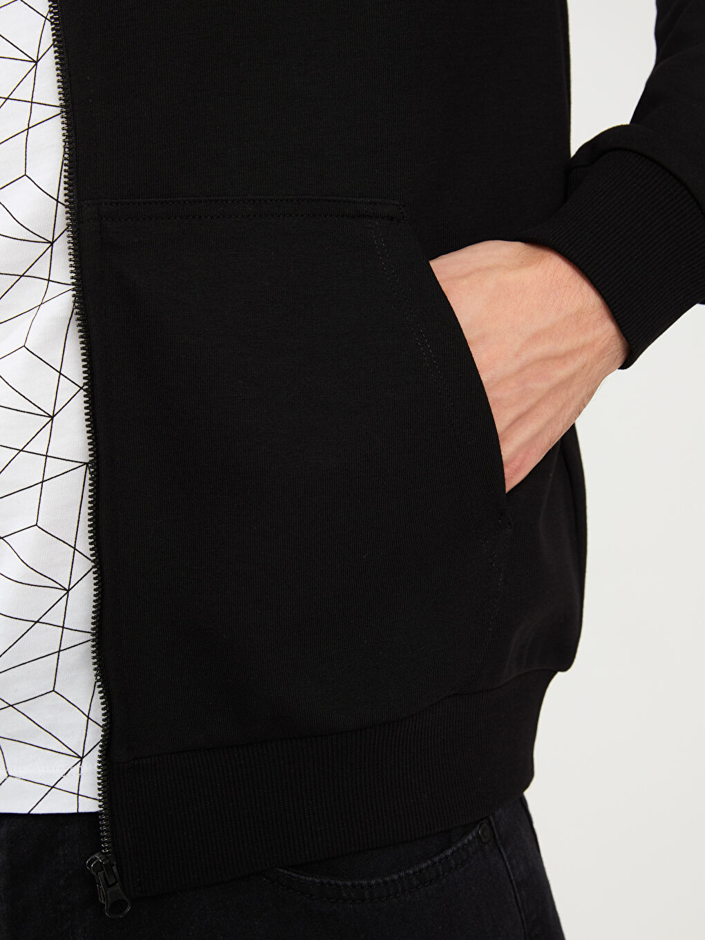 Siyah Kapüşonlu Uzun Kollu Baskılı Erkek Spor Hırka-3