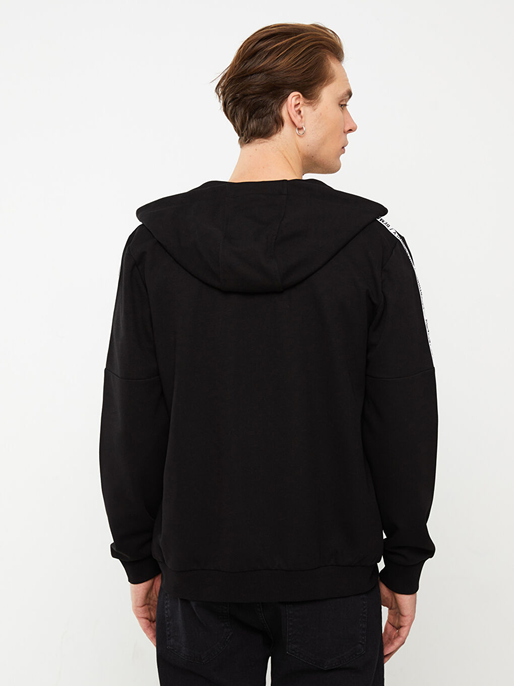Siyah Kapüşonlu Uzun Kollu Baskılı Erkek Spor Hırka-4