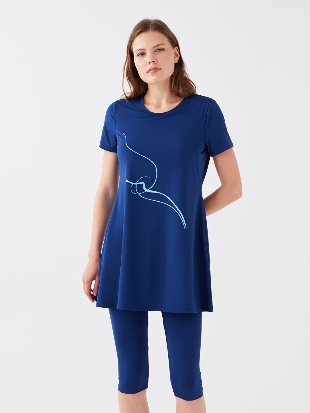 طقم ملابس سباحة محتشمة نسائية بياقة دائرية وكم قصير مطبوع-1