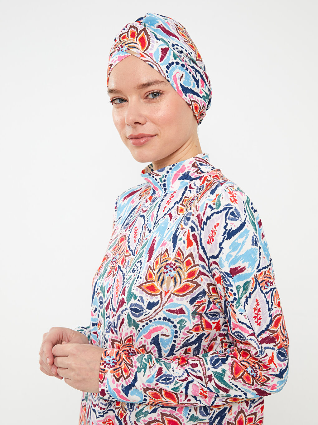 Karışık Dik Yaka Desenli Kadın Tesettür Mayo Takımı-1