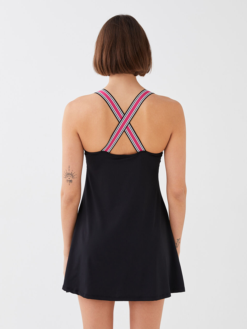 ملابس سباحة مخططة بياقة على شكل حرف U مع تنورة للسيدات-4