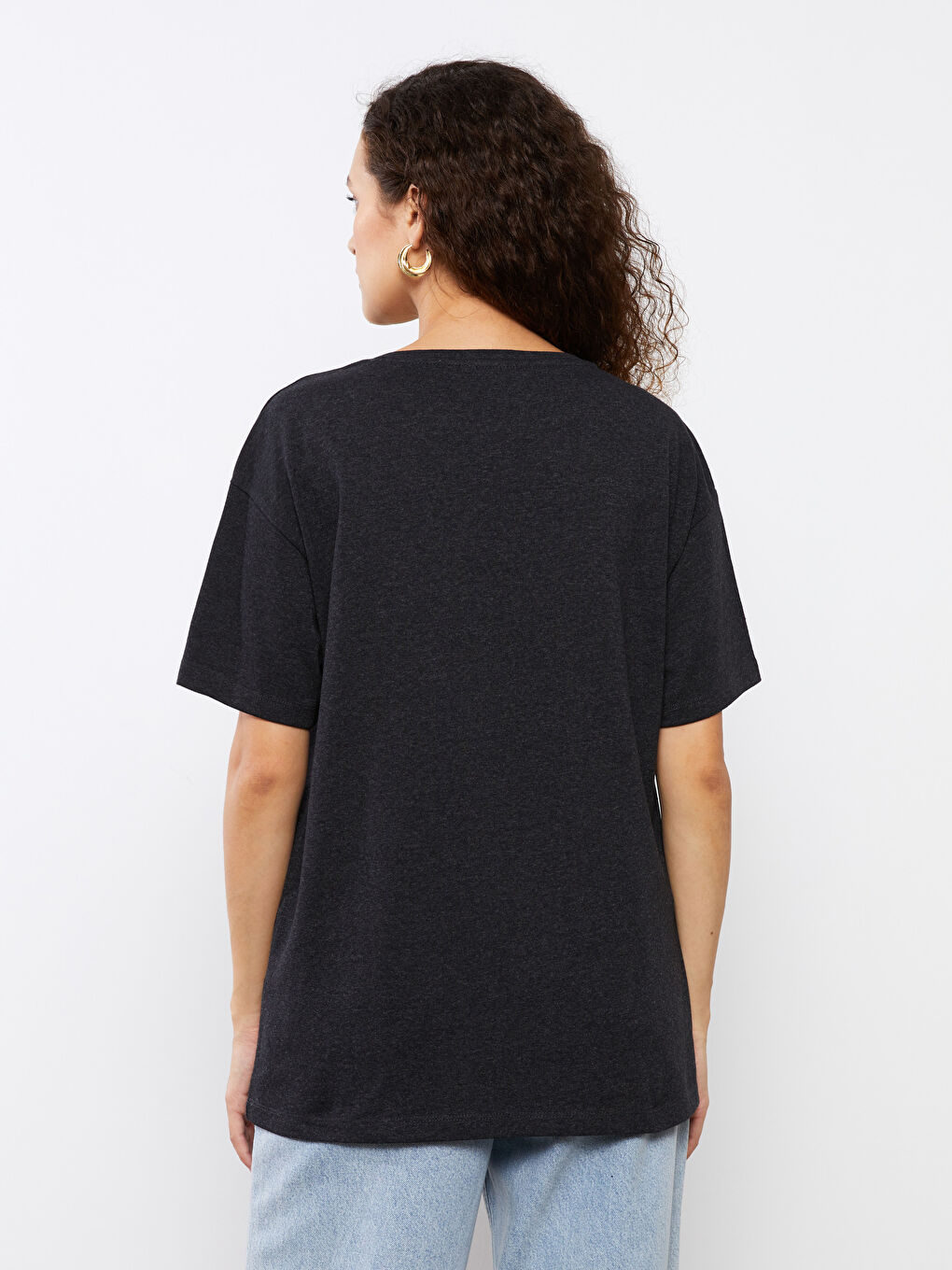 تيشيرت نسائي بأكمام قصيرة وياقة دائرية مطبوع-4