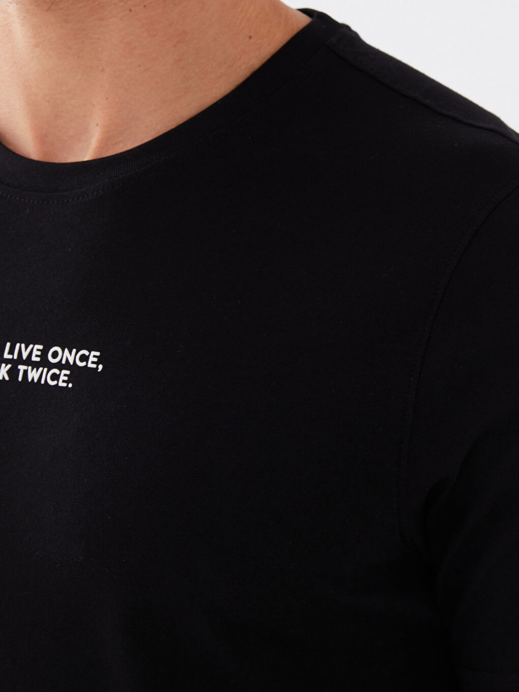 تيشيرت رجالي ياقة دائرية كم قصير مطبوع قطن ممشط-3