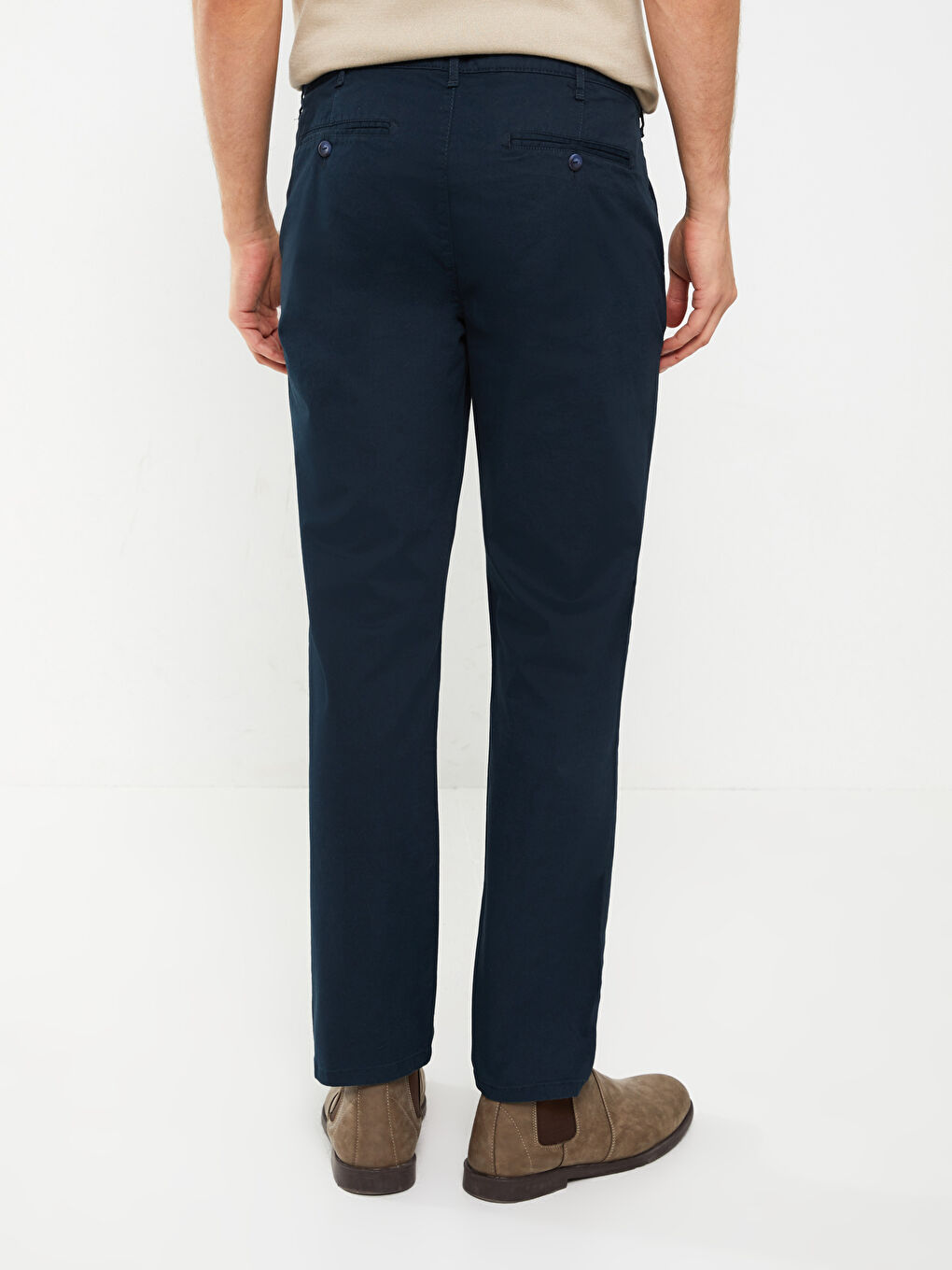 بنطلون تشينو بقماش جباردين بقصة عادية - للرجال-4