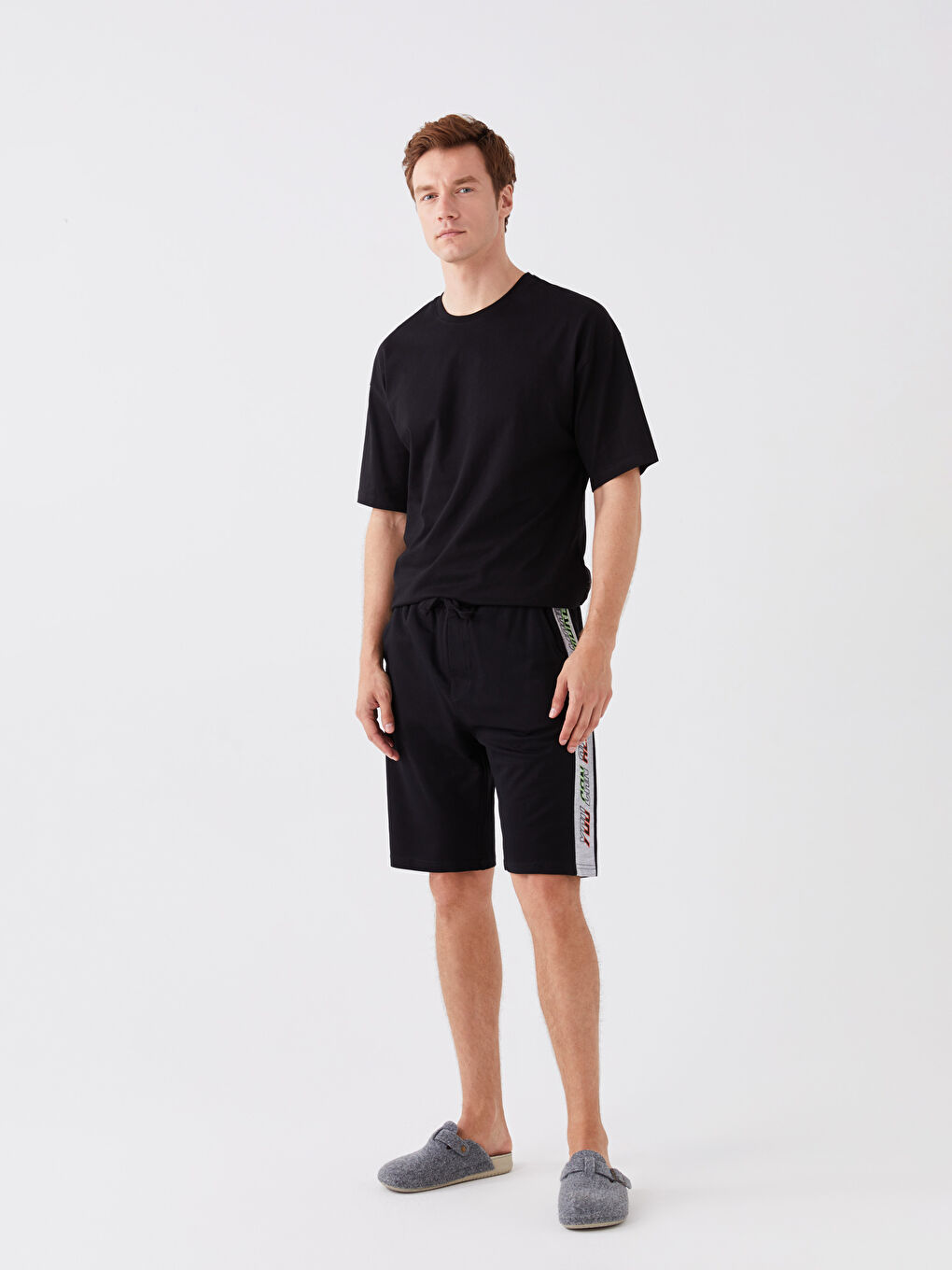 რეგულარული მორგების მამაკაცის პიჟამის შორტები