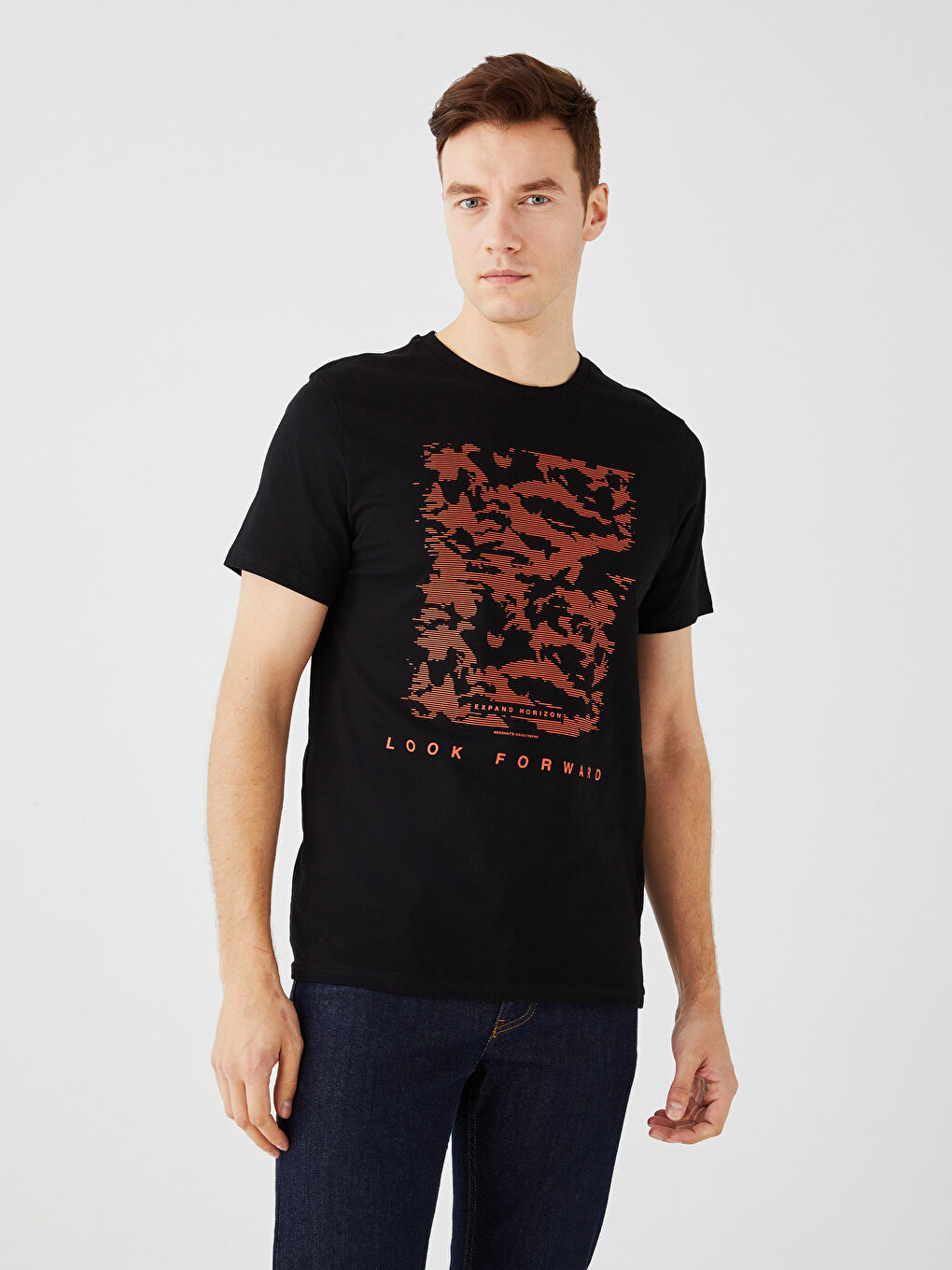 تي شيرت رجالي مطبوع بكم قصير وكول مدور