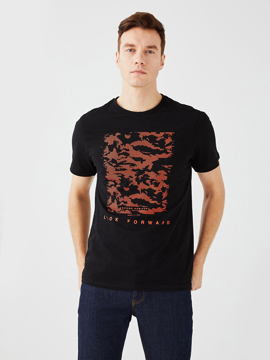 تي شيرت رجالي مطبوع بكم قصير وكول مدور-1