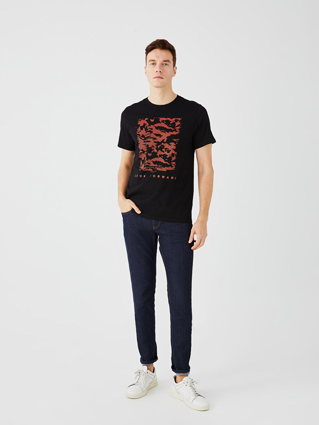 تي شيرت رجالي مطبوع بكم قصير وكول مدور-2