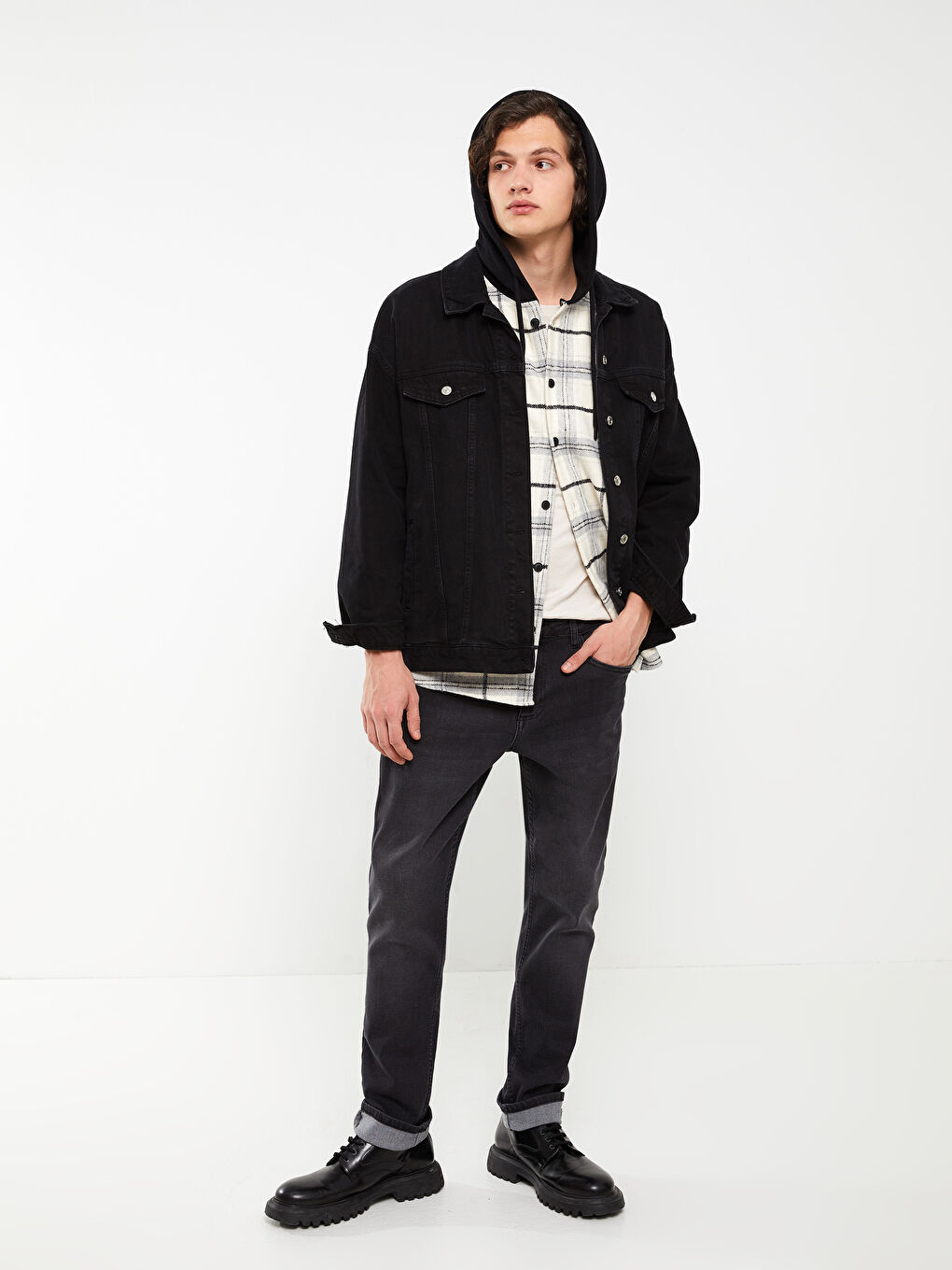 جينز بقصة رفيعة للرجال