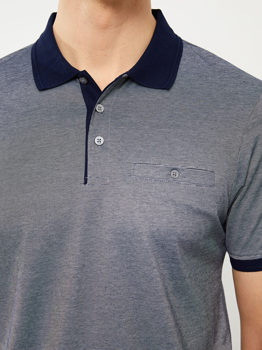 تي شيرت مخطط كم قصير ياقة بولو مُعالج بالميرسرايز للرجال-3