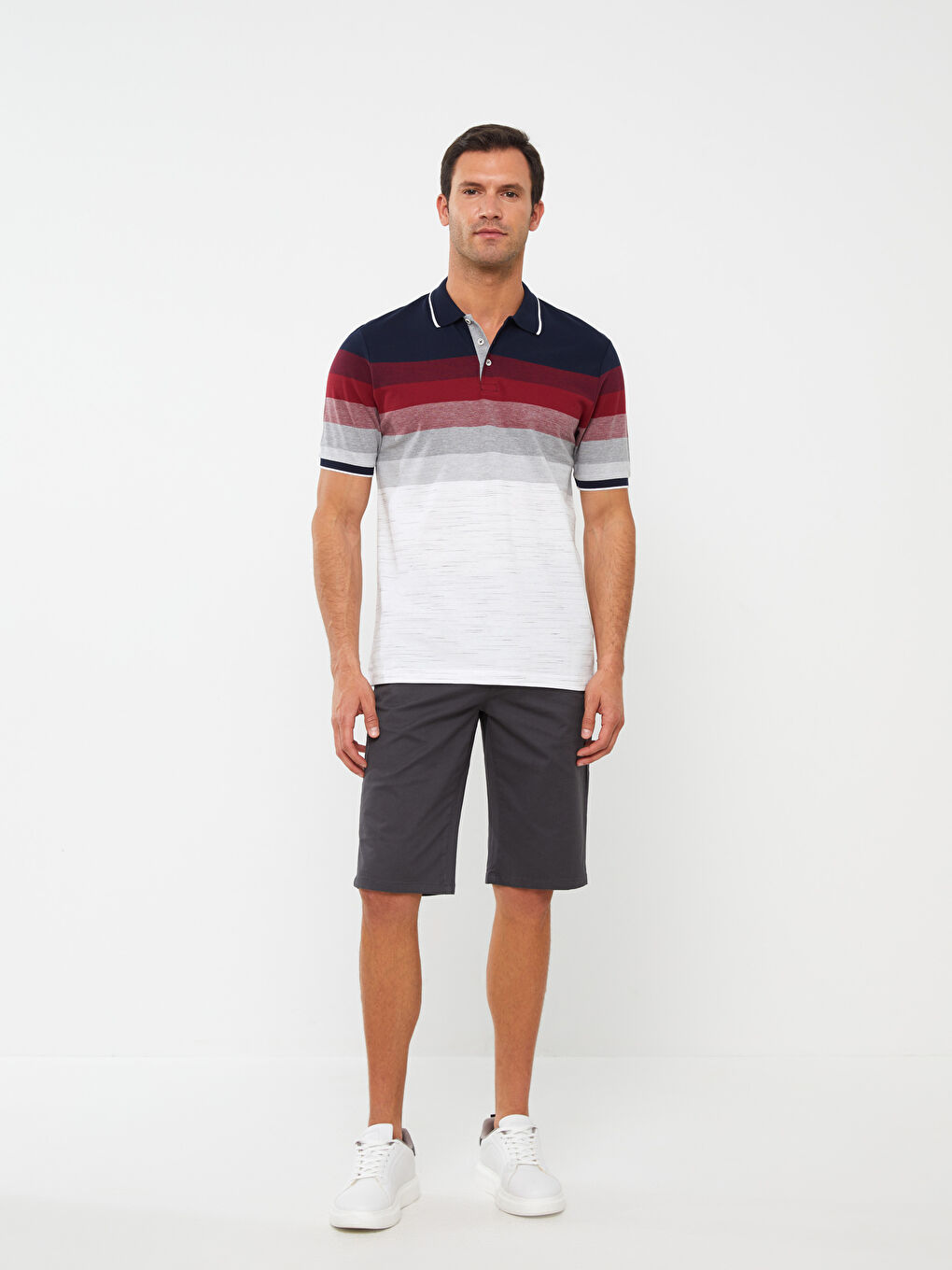 T-shirt pour Hommes à Col roulé, Manches courtes, Bloc de couleurs, en Piqué-1