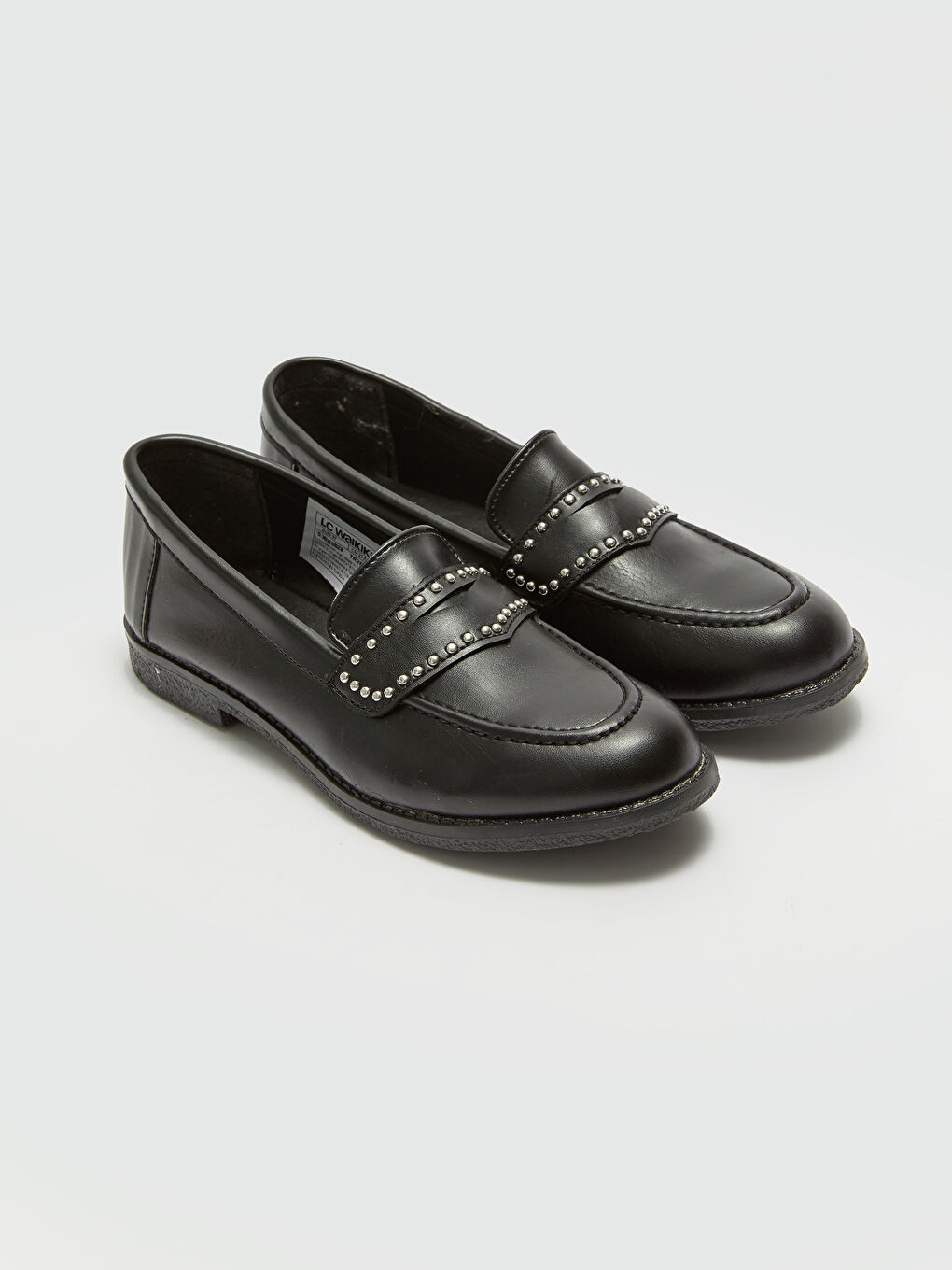 Siyah Deri Görünümlü Kadın Klasik Ayakkabı