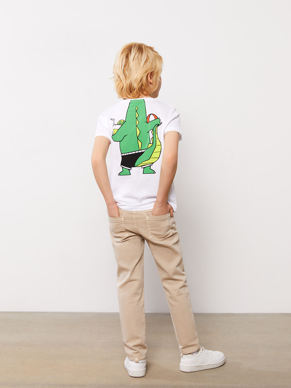 Beyaz Bisiklet Yaka Baskılı Kısa Kollu Erkek Çocuk Tişört-3