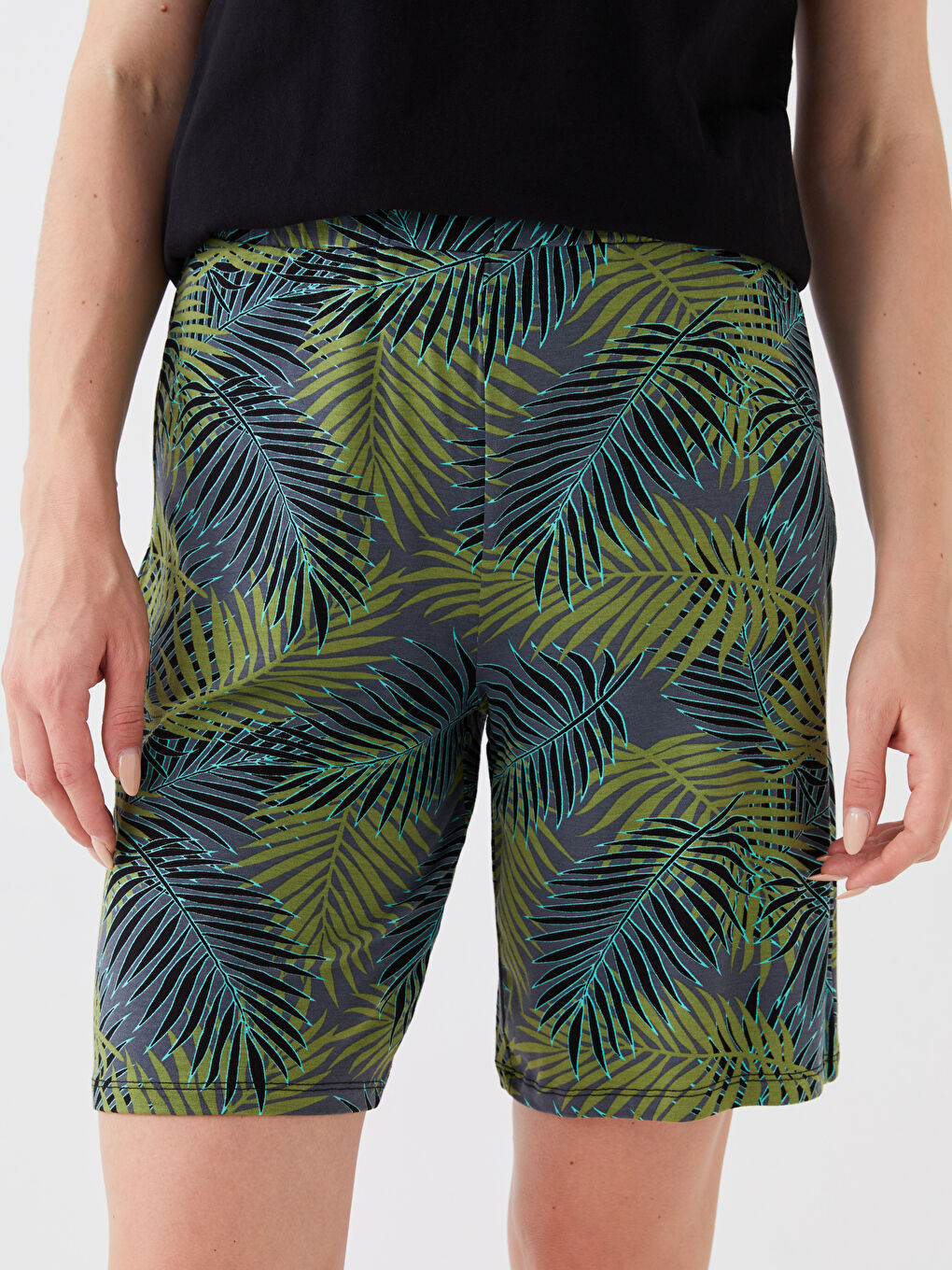Women Elastic Waist Patterned Shorts -S3BD22Z8-LRR