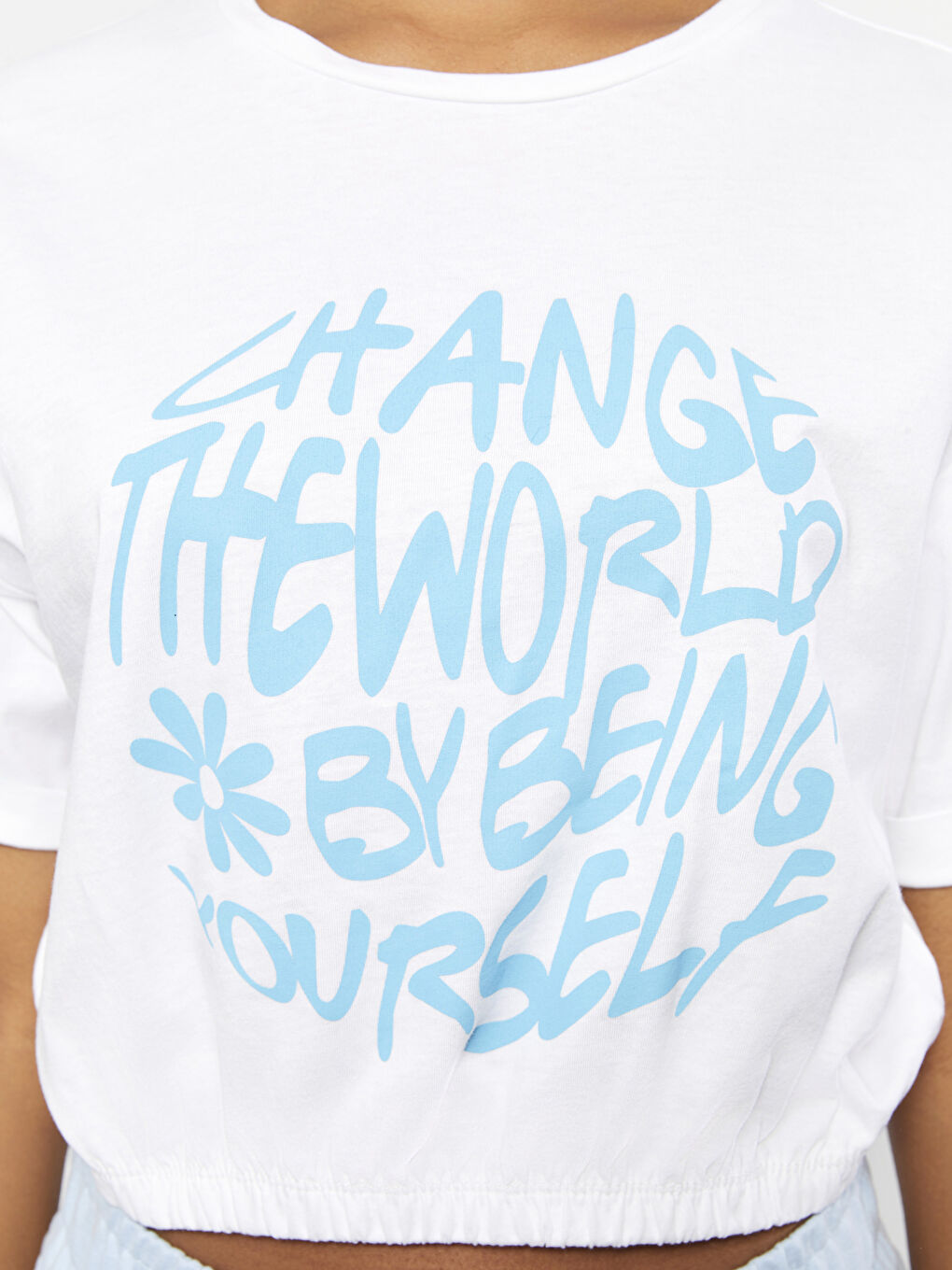 توب قصير مطبوع بياقة دائرية وكم قصير للسيدات-2