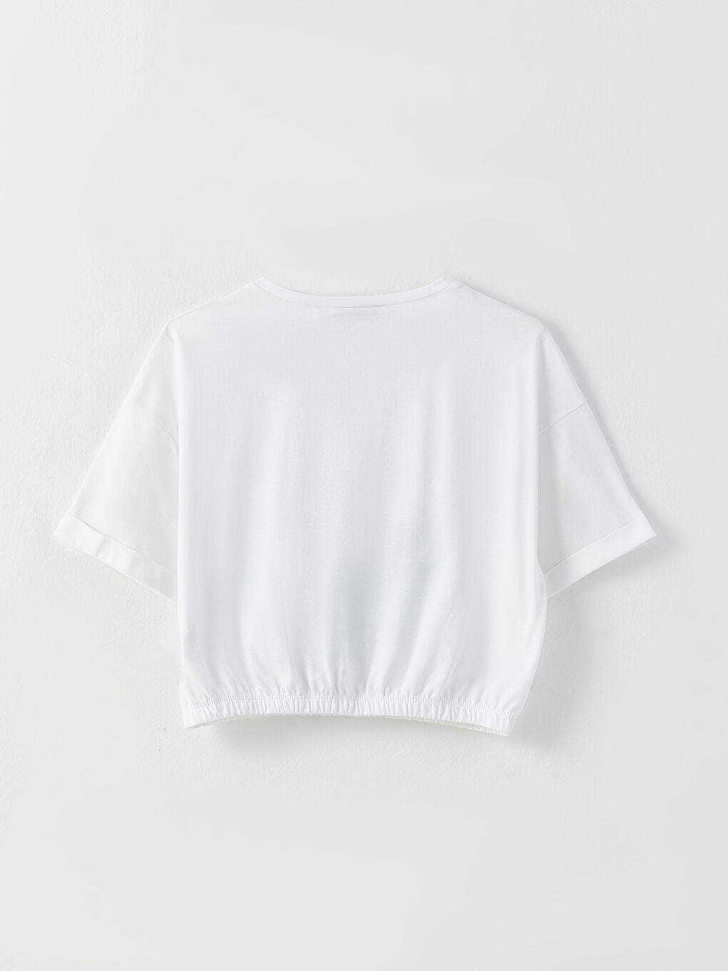 توب قصير مطبوع بياقة دائرية وكم قصير للسيدات-5