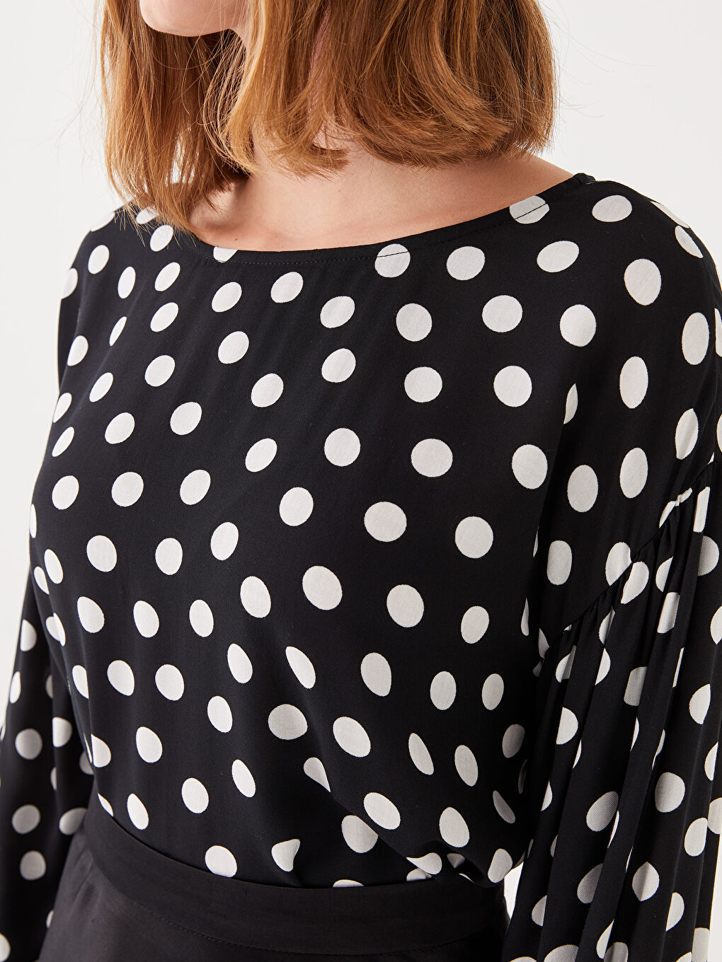 بلوزة بوبلين كم طويل بنقشة البولكا دوت بياقة دائرية للسيدات-3