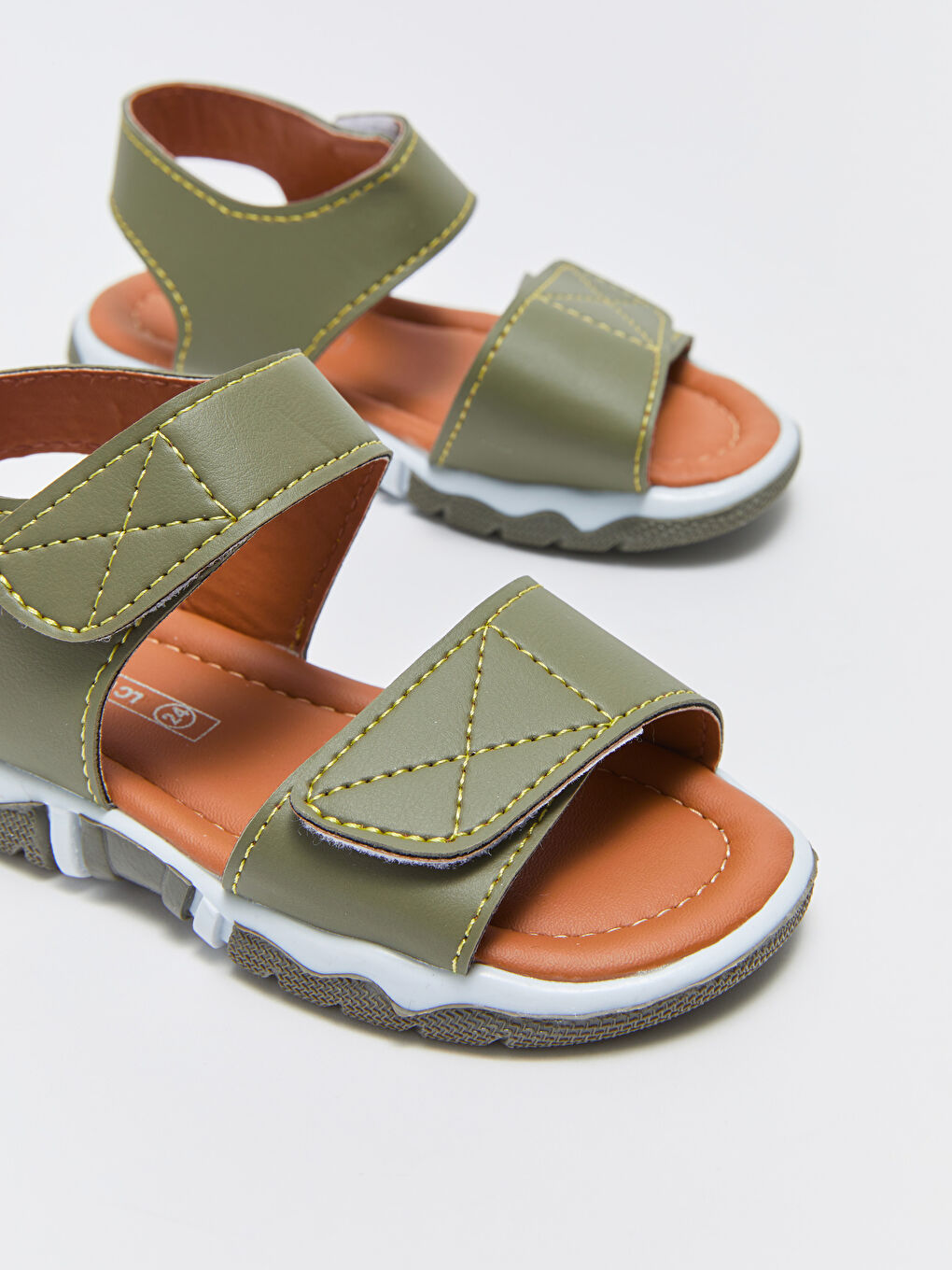 Haki Deri Görünümlü Cırt Cırtlı Erkek Bebek Sandalet.-2