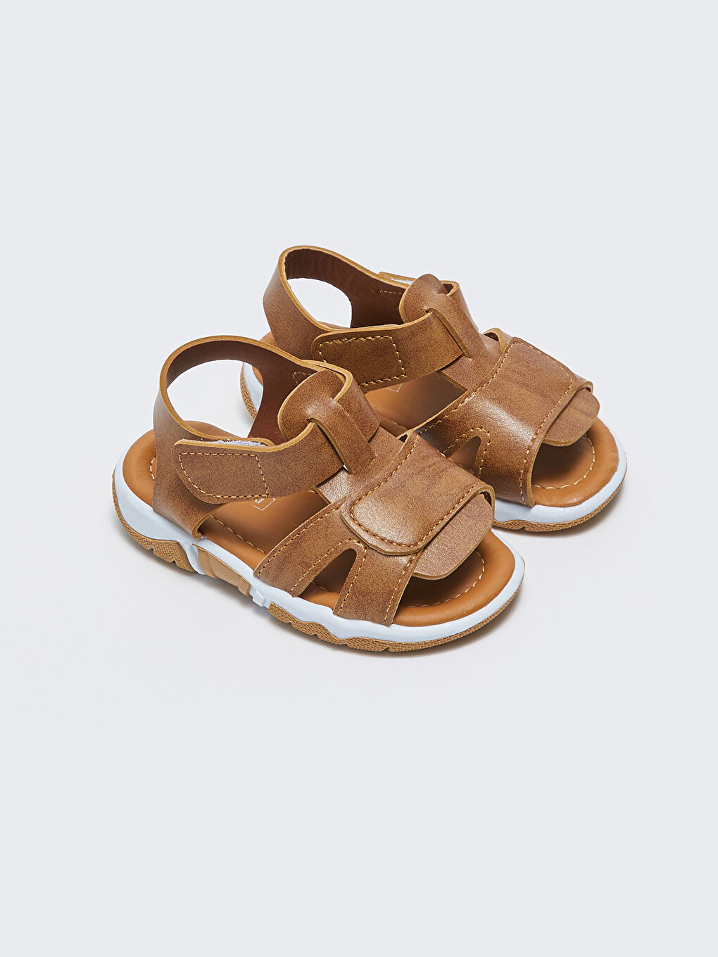 Kahverengi Deri Görünümlü Cırt Cırtlı Erkek Bebek Sandalet.
