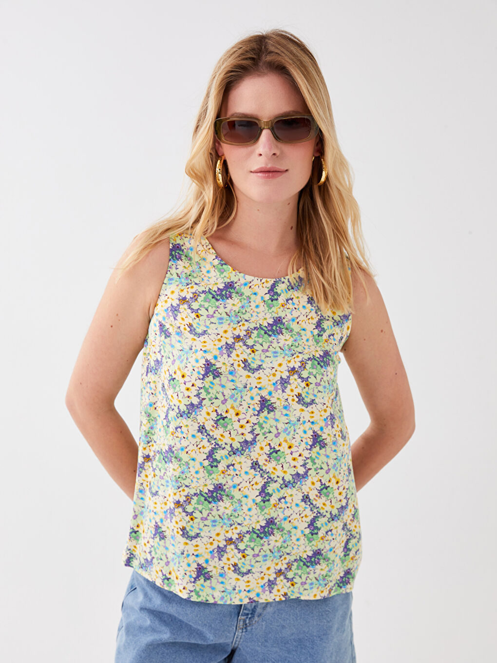 Women's Crew Neck Patterned Sleeveless Blouse-1