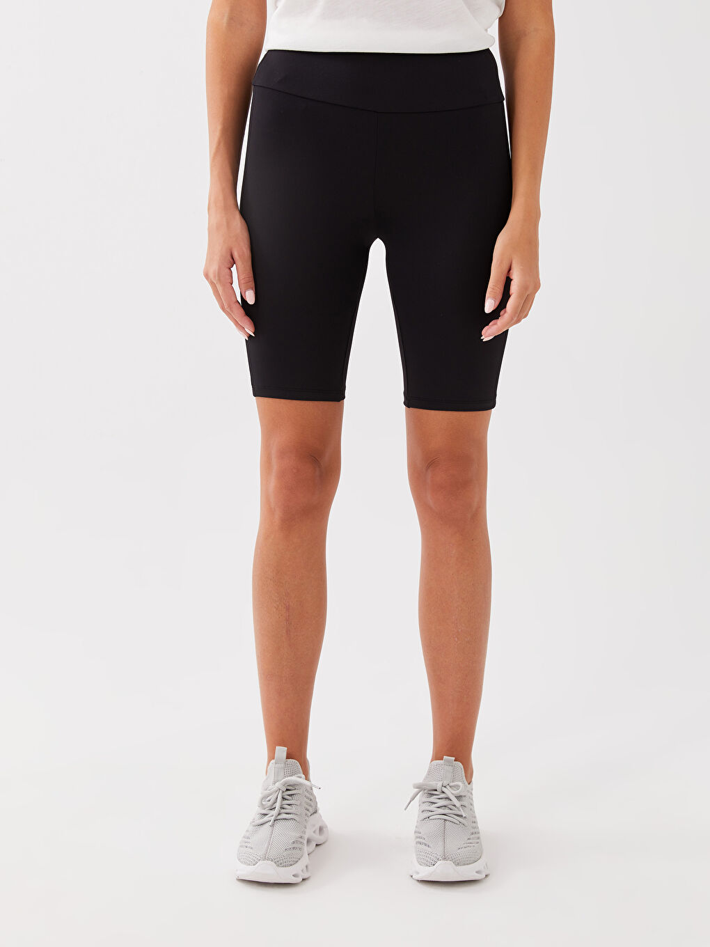 شورت رياضي ليجن سادة بخصر مرن للسيدات-3