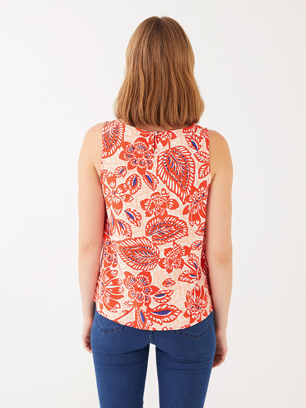 بلوزة نسائية بنقشة وياقة دائرية-4