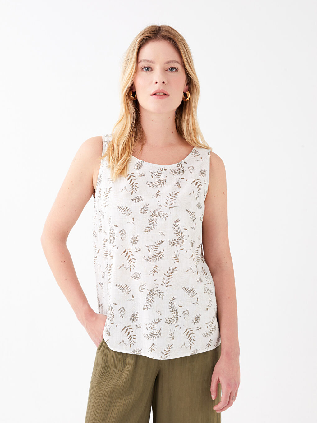 Women's Crew Neck Patterned Sleeveless Blouse