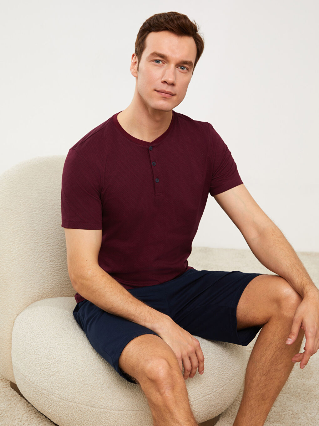 стандартты пішім ерлерге арналған қысқа пижама жинағы