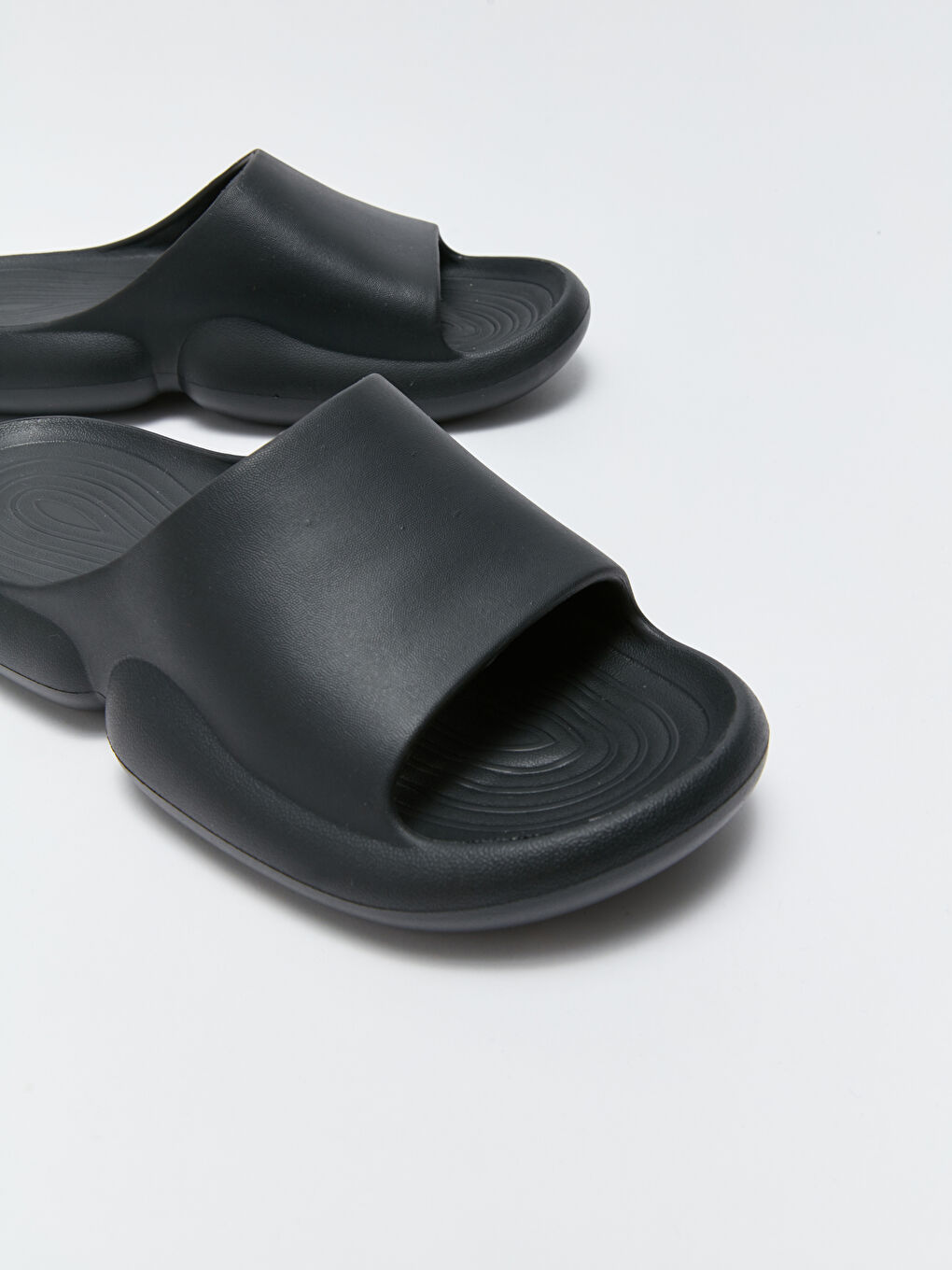 Siyah Tek Bantlı Erkek Terlik-2