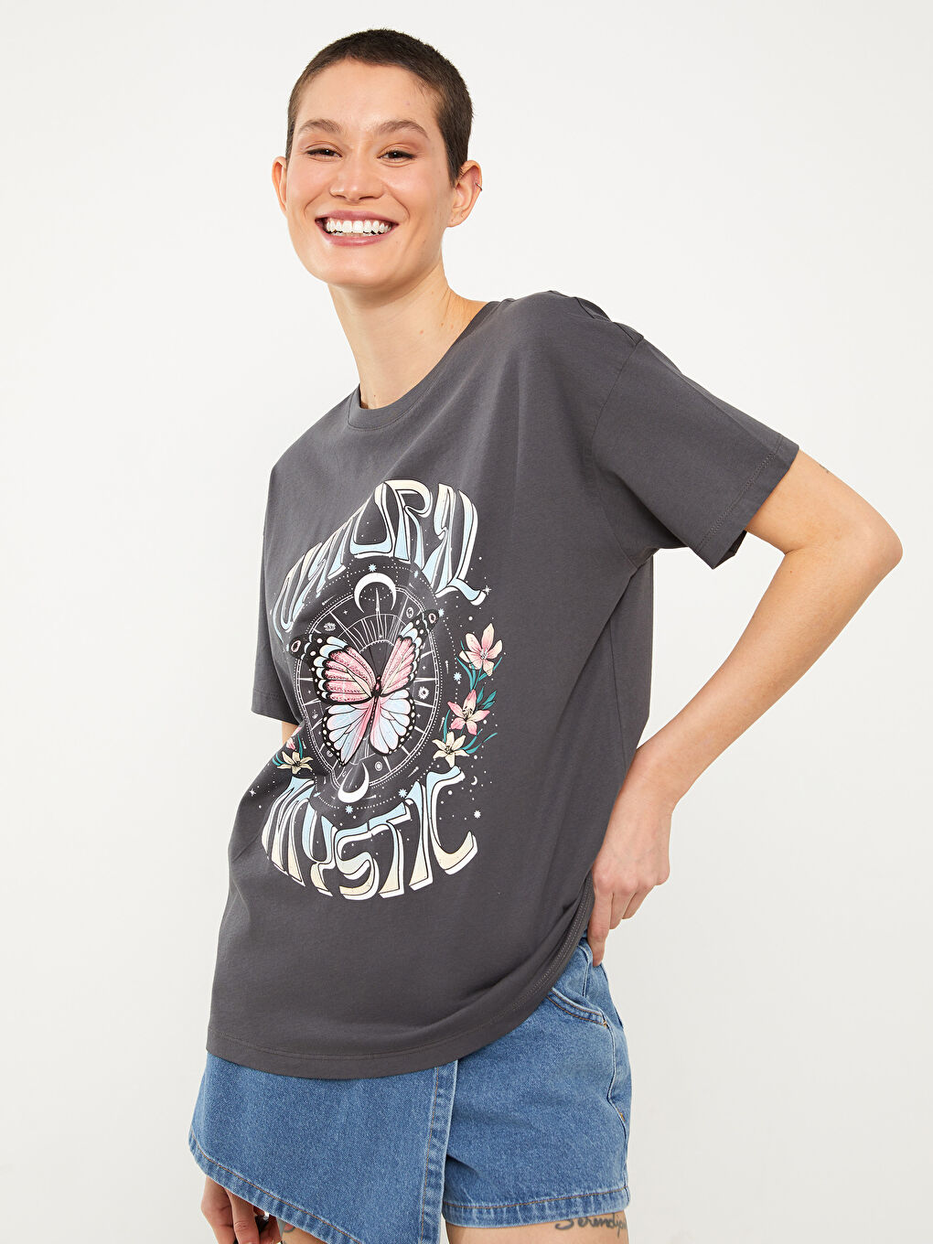 Antrasit Bisiklet Yaka Baskılı Kısa Kollu Kadın Tişört