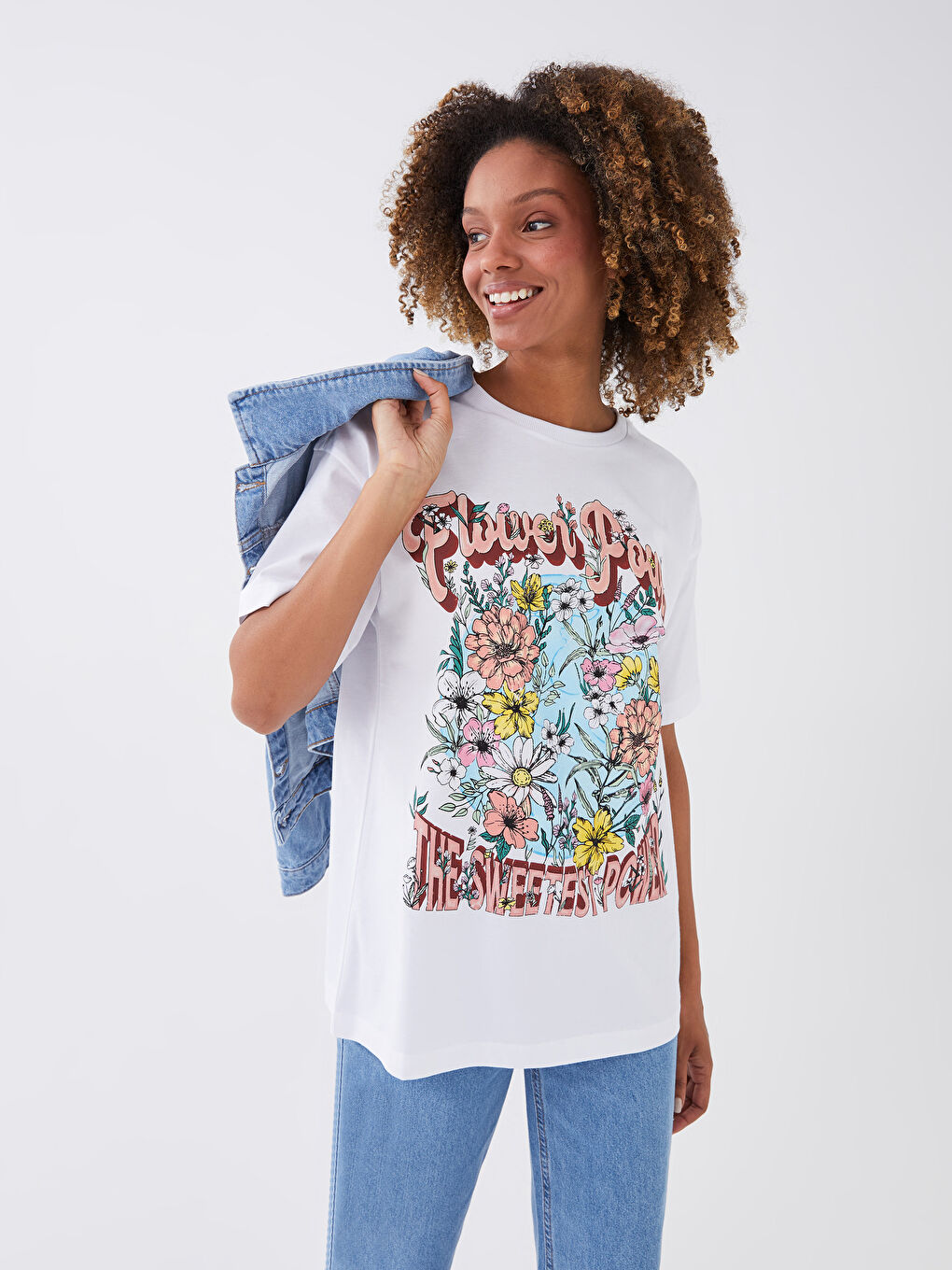 Beyaz Bisiklet Yaka Baskılı Kısa Kollu Kadın Tişört