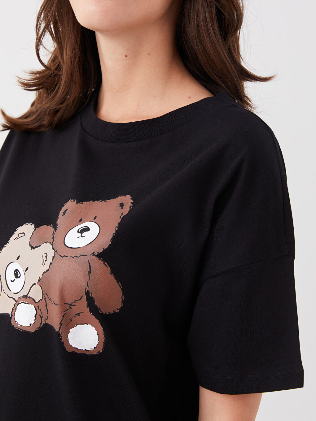 Siyah Bisiklet Yaka Baskılı Kısa Kollu Kadın Gecelik-3