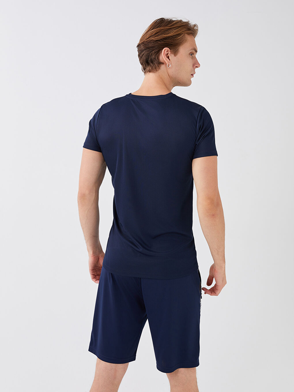 تيشيرت رياضي مطبوع كم قصير بياقة دائرية للرجال-5