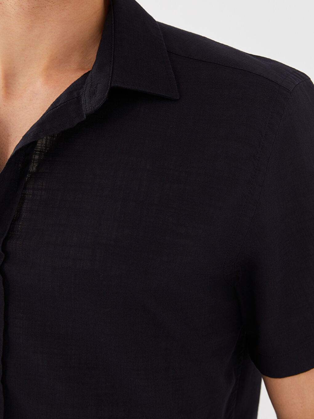 قميص بوبلين كم قصير بقصة عادية للرجال-3