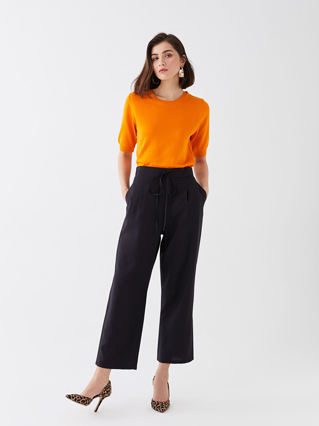 Siyah Beli Lastikli Rahat Kalıp Kadın Pantolon