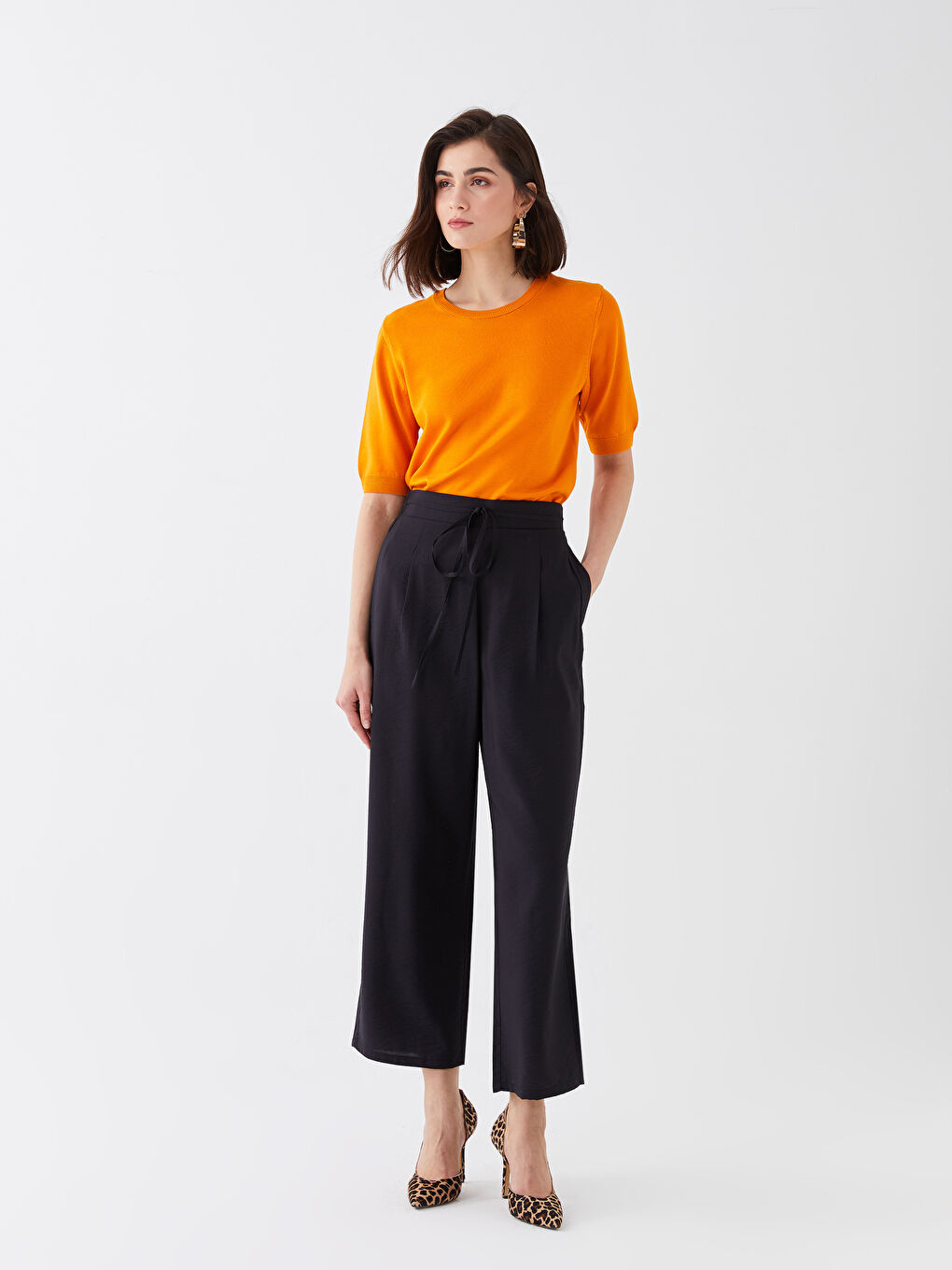 Siyah Beli Lastikli Rahat Kalıp Kadın Pantolon-1