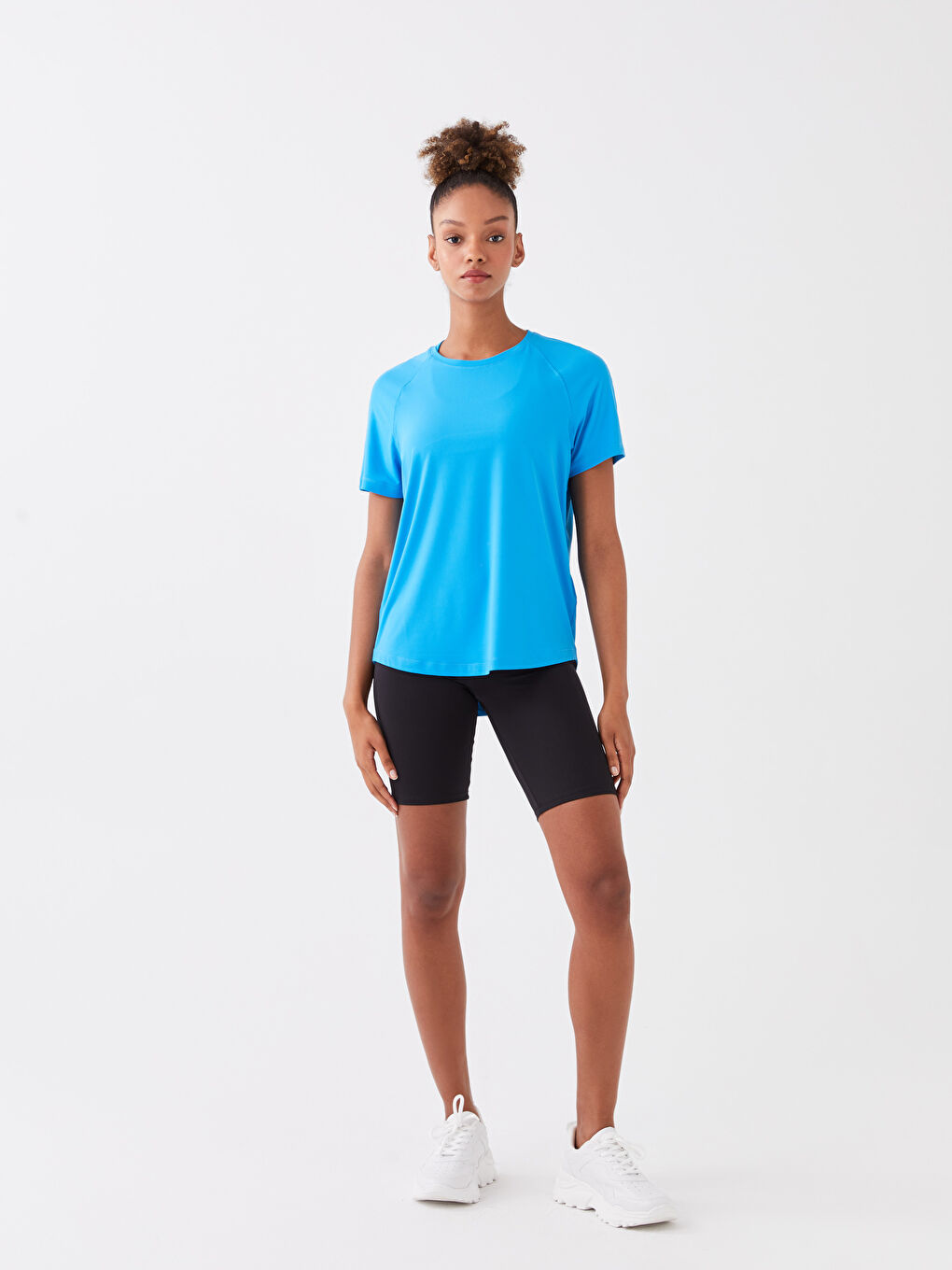 تيشيرت رياضي مطبوع عاكس بياقة دائرية للسيدات-4