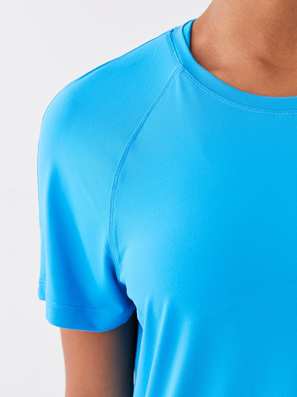 تيشيرت رياضي مطبوع عاكس بياقة دائرية للسيدات-6