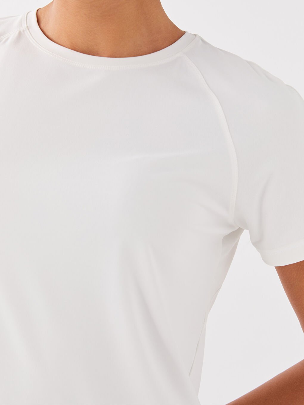 تيشيرت رياضي مطبوع عاكس بياقة دائرية للسيدات-3