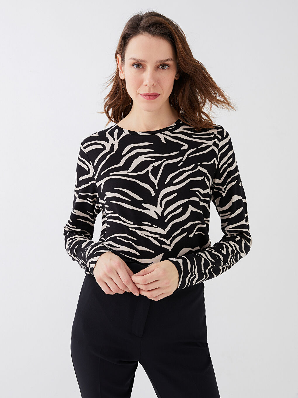 Karışık Bisiklet Yaka Desenli Uzun Kollu Kadın Tişört